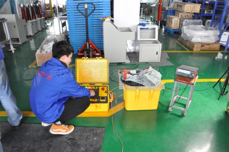 屏蔽服屏蔽效率試驗(yàn)成套裝置現(xiàn)場(chǎng)試驗(yàn)一